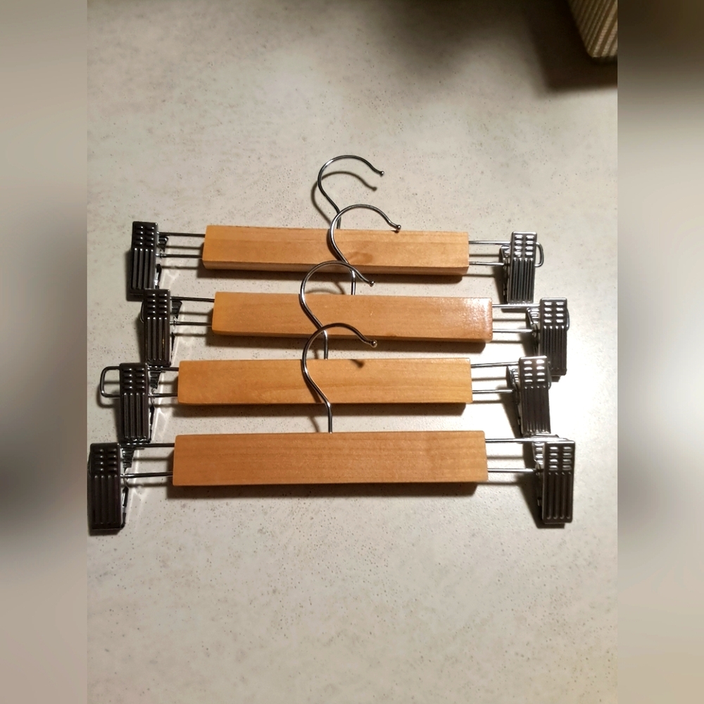 Clip Hangers. Natural Wood Hangers with Silver Metal. 4 Per Pack. Color: Light